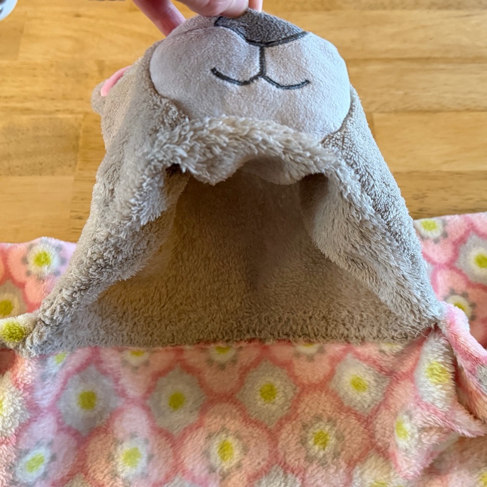 Blankets & Beyond Hooded Baby & Toddler Blanket - Bear Hooded Blanket, EUC! - Picture 15 of 16